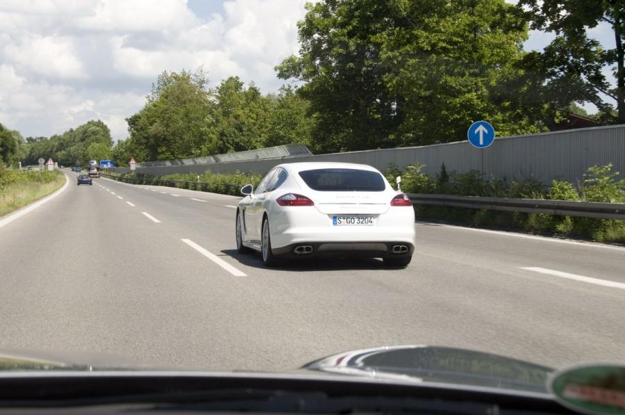  Porsche Panamera 2009 года  (фото 111 из 144)